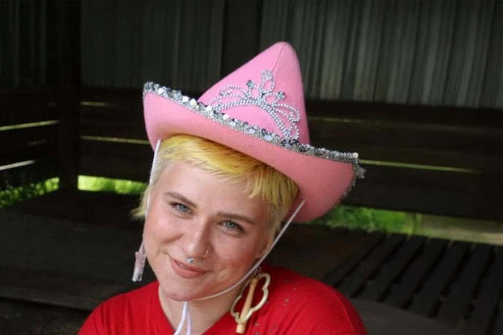 Koko in a pink cowboy hat